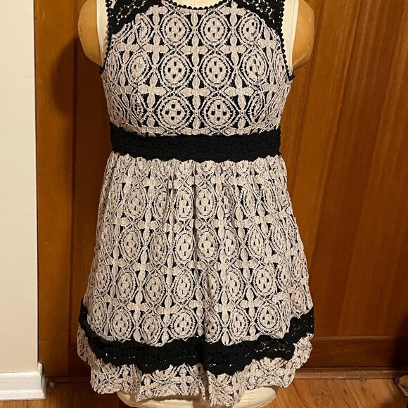 🌸Lace black and cream beige tan cream dress Altar’d State altered Large Medium - Picture 2 of 6